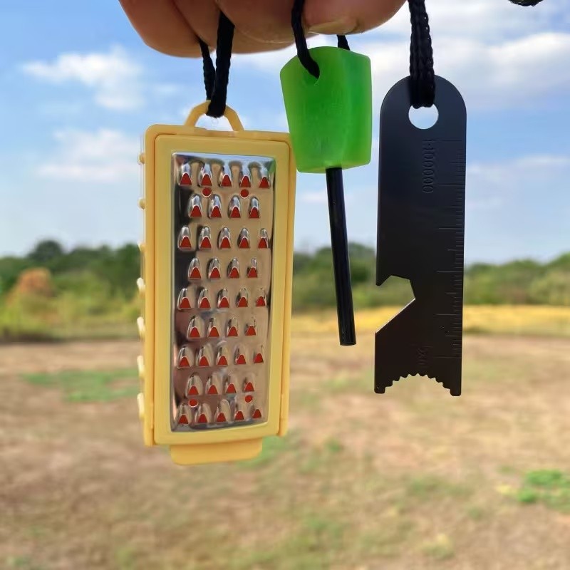 Magnesium Fire Starter - ที่จุดไฟฉุกเฉินแบบพกพาสำหรับกิจกรรมกลางแจ้ง น้ำหนักเบา พร้อมอุปกรณ์จุดไฟและอุปกรณ์เสริมสำหรับจุดบุหรี่ สำหรับอุปกรณ์เอาตัวรอดของผู้ชาย
